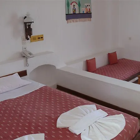 Bella Vista Village Hotel 2*